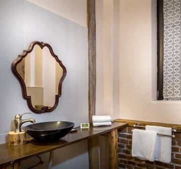 Фото номера Улучшенный двухместный номер с 1 кроватью Отель Castle Hotel Daniel г. Baraolt 25